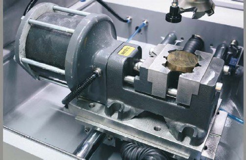 pneumatic clamping device